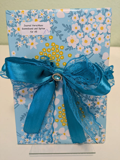 Journal Closure (10) // Elastic band and lace // handmade by Beate