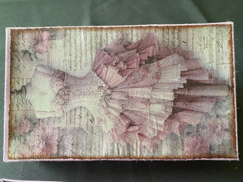 Vintage Geschenkbox mit runden Holzwäscheklammern (4) // handgemacht von Beate