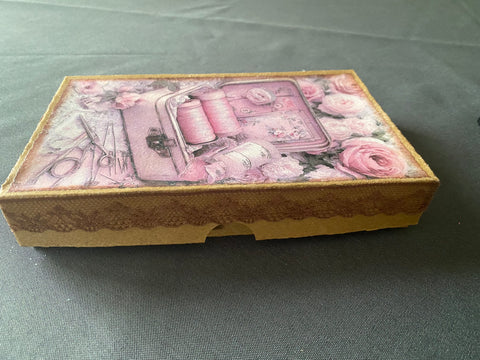 Vintage Geschenkbox mit runden Holzwäscheklammern (8) // handgemacht von Beate