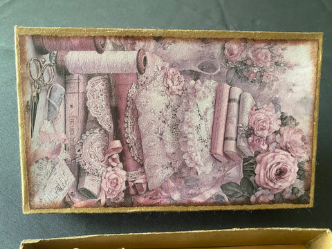 Vintage Geschenkbox mit runden Holzwäscheklammern (6) // handgemacht von Beate