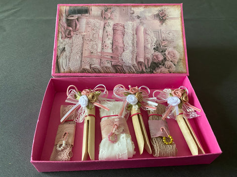Vintage Geschenkbox mit runden Holzwäscheklammern (3) // handgemacht von Beate