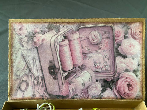 Vintage Geschenkbox mit runden Holzwäscheklammern (8) // handgemacht von Beate