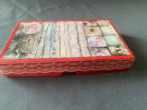 Vintage Geschenkbox mit runden Holzwäscheklammern (9) // handgemacht von Beate