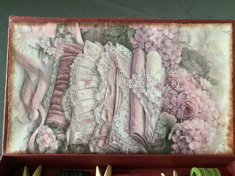 Vintage Geschenkbox mit runden Holzwäscheklammern (10) // handgemacht von Beate
