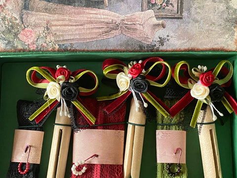 Vintage Geschenkbox mit runden Holzwäscheklammern (17) // handgemacht von Beate