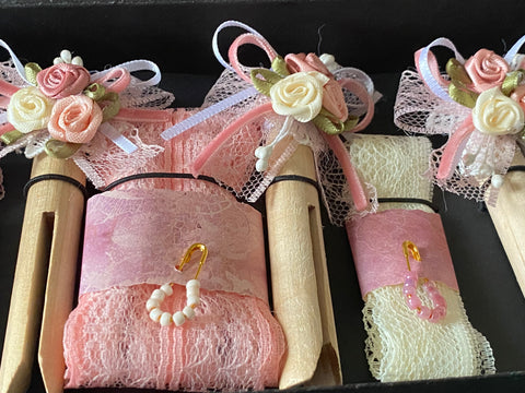 Vintage Geschenkbox mit runden Holzwäscheklammern (20) // handgemacht von Beate