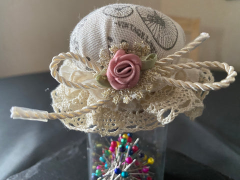 Vintage Geschenkbox mit Nadelkissenglas (2) / handgemacht von Beate