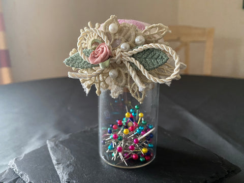 Vintage Geschenkbox mit Nadelkissenglas (3) / handgemacht von Beate