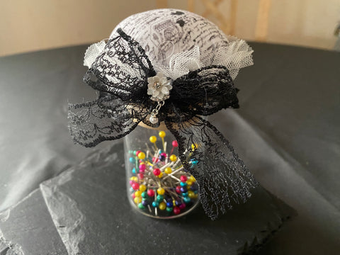 Vintage Geschenkbox mit Nadelkissenglas (4) / handgemacht von Beate