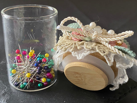 Vintage Geschenkbox mit Nadelkissenglas (6) / handgemacht von Beate