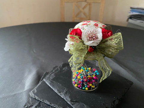Vintage Geschenkbox mit Nadelkissenglas (10) / handgemacht von Beate