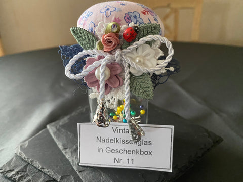 Vintage Geschenkbox mit Nadelkissenglas (11) / handgemacht von Beate