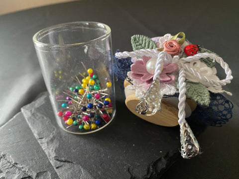 Vintage Geschenkbox mit Nadelkissenglas (11) / handgemacht von Beate