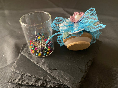 Vintage Geschenkbox mit Nadelkissenglas (12) / handgemacht von Beate
