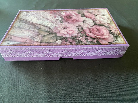 Vintage Geschenkbox mit runden Holzwäscheklammern (1) // handgemacht von Beate