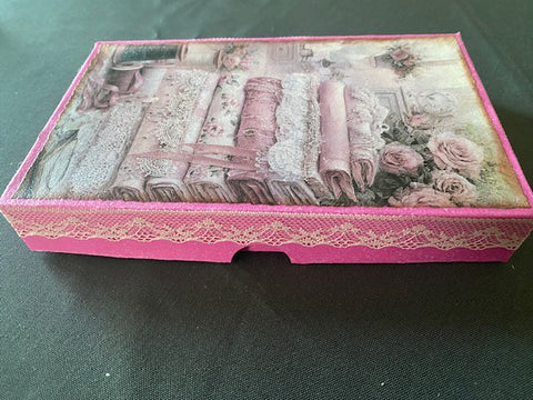Vintage Geschenkbox mit runden Holzwäscheklammern (3) // handgemacht von Beate