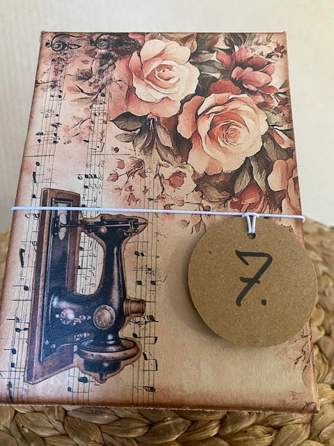 Vintage Geschenkbox mit Nadelkissenglas (7) / handgemacht von Beate