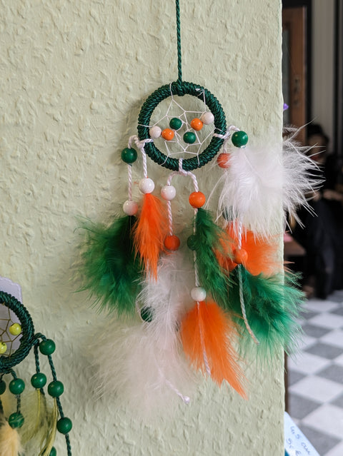 Dreamcatcher // 4.5 cm // green/orange/white // handmade by Sina