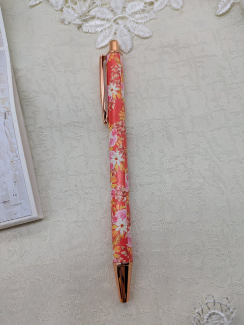 Kugelschreiber mit Motiv "rot / pink floral" // Papier & Feder