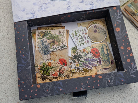 ausgeschnittenes Sini-Mini Kreativset "Betty's Kräutergarten I" // von Sina