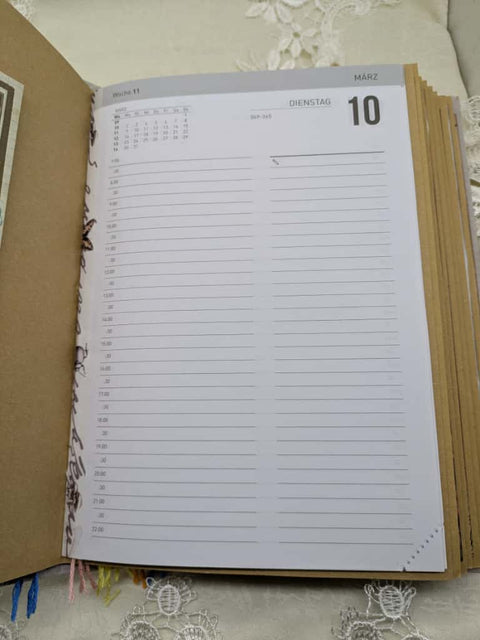 Kalenderbuch 2026 "Die vier Jahreszeiten" (braun) // groß // handgemacht von Sina