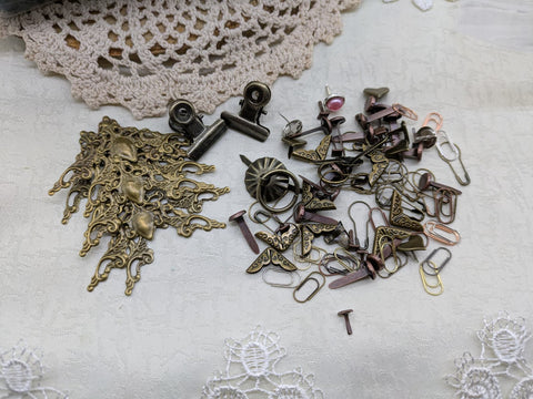 Metallteile-Mix in Dose – für Journals, Collagen & kreative Projekte